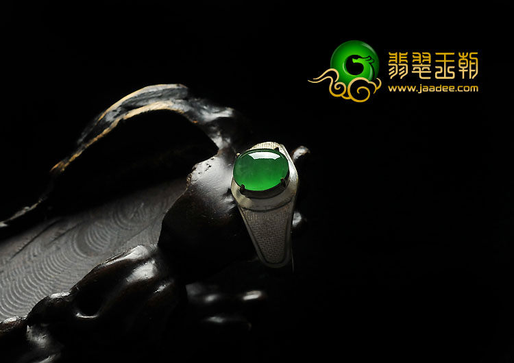 冰种阳绿缅甸翡翠A货戒面