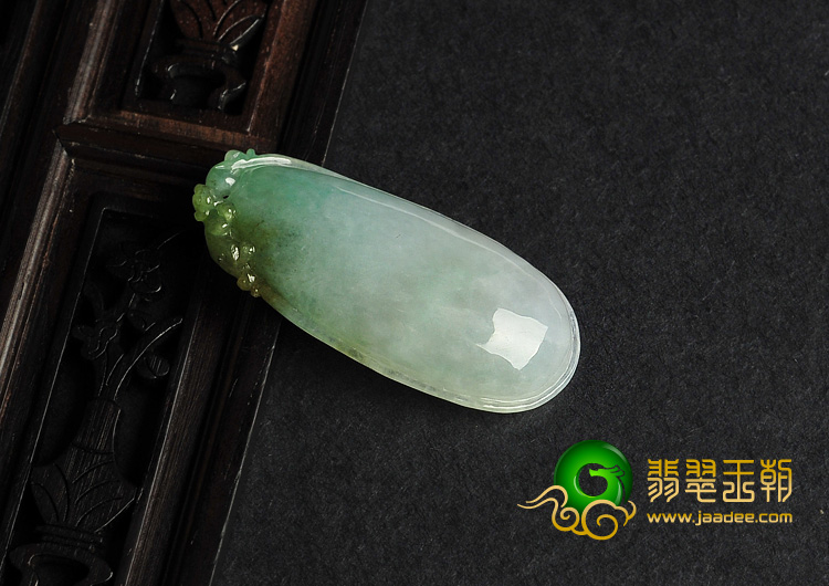 糯冰种晴水缅甸翡翠A货福瓜挂件