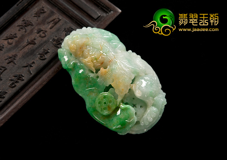糯冰种黄加绿缅甸翡翠A货年年有余挂件