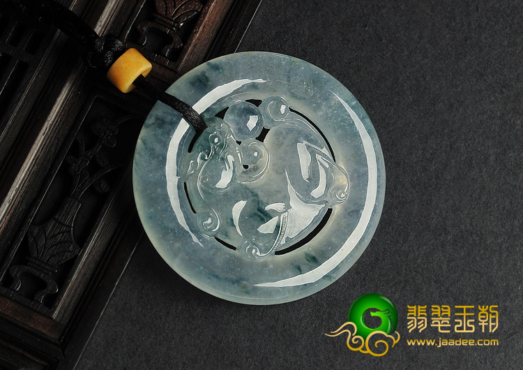 冰种飘花缅甸翡翠A货仿古龙挂件