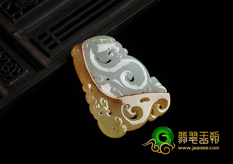 冰种黄翡缅甸翡翠A货雕花龙凤挂件