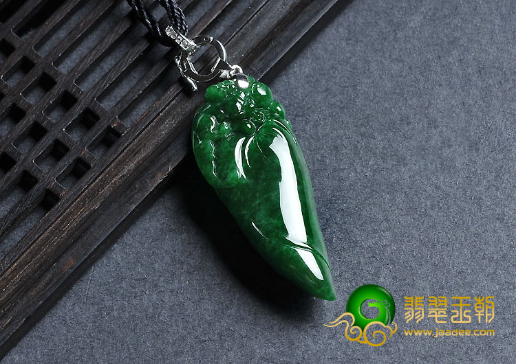 糯冰种正阳绿满绿缅甸翡翠A货福瓜挂件