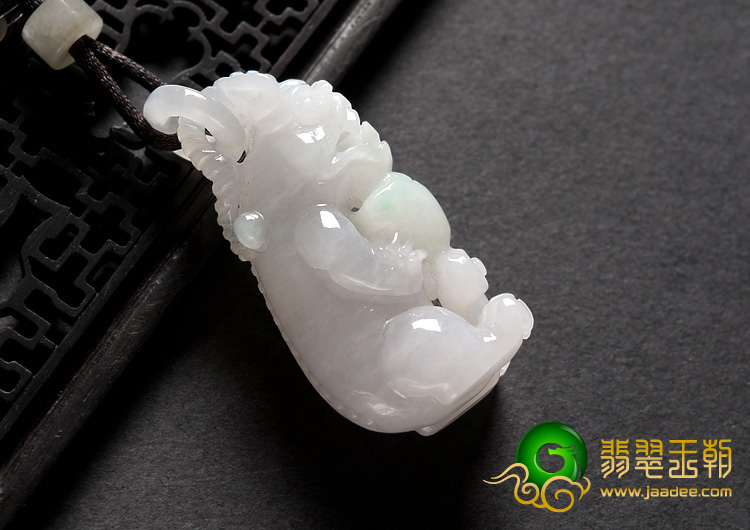 糯冰种略飘翠缅甸翡翠A货万象更新挂件