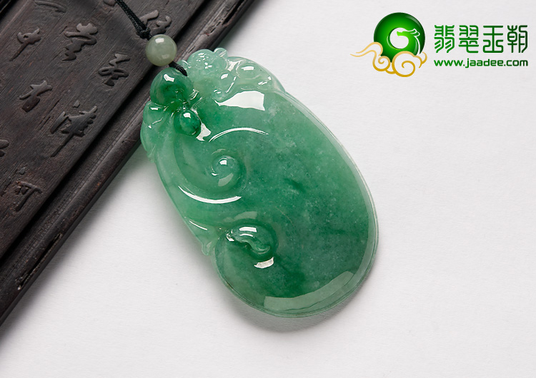 冰种淡绿缅甸翡翠A货如意寿挂件