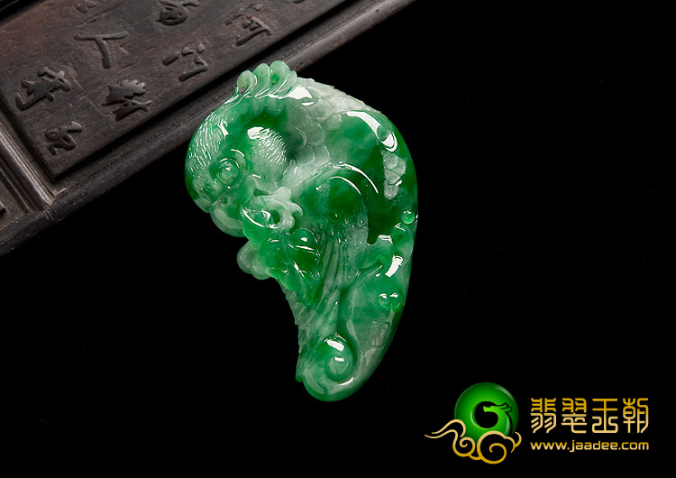 糯冰种翠色缅甸翡翠A货英明神武挂件