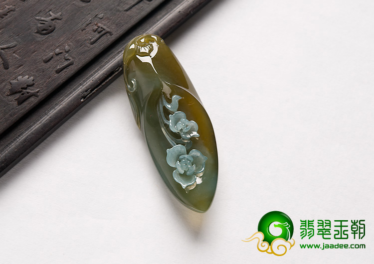 糯冰种褐翡缅甸翡翠A货玉兰花挂件