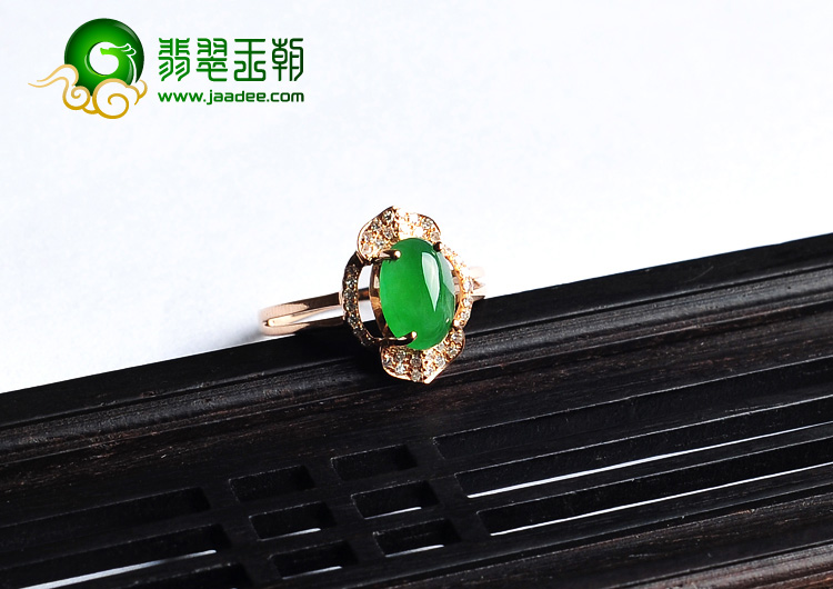 冰种阳绿缅甸翡翠A货镶玫瑰金戒指（真钻）