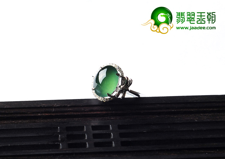 冰种蓝绿缅甸翡翠A货镶白金戒指（真钻）