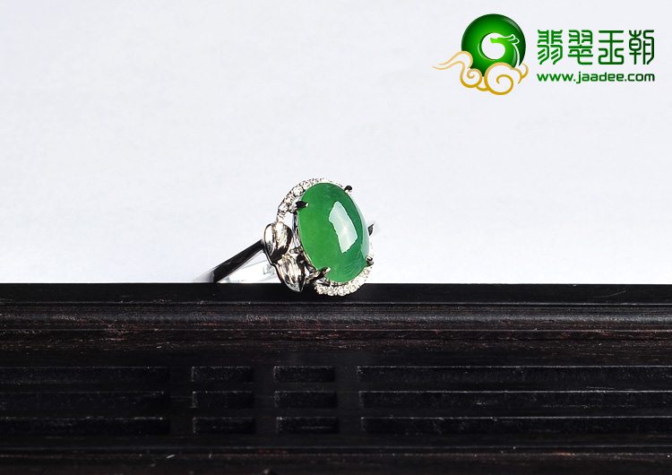 冰种蓝绿缅甸翡翠A货镶白金戒指（真钻）