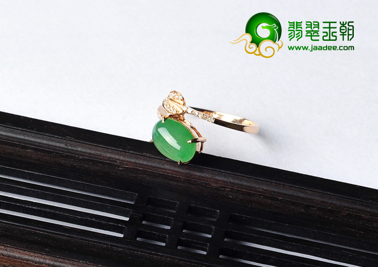 冰种苹果绿缅甸翡翠A货镶玫瑰金戒指（真钻）