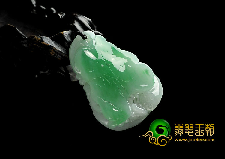 糯冰种苹果绿缅甸翡翠A货年年有余挂件