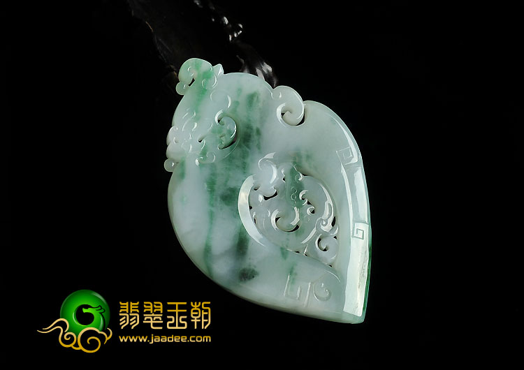 冰种飘花缅甸翡翠A货府中有龙挂件