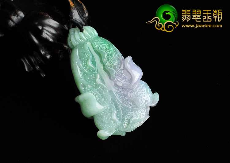 糯冰种春带彩缅甸翡翠A货白菜挂件