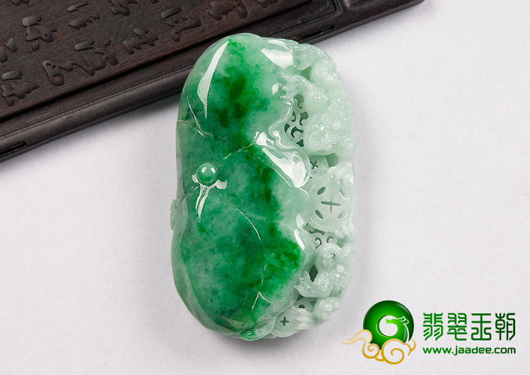 糯冰种飘翠缅甸翡翠A货连年进财挂件
