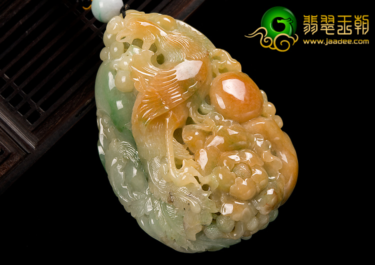 糯冰种三彩缅甸翡翠A货凤戏牡丹手玩件