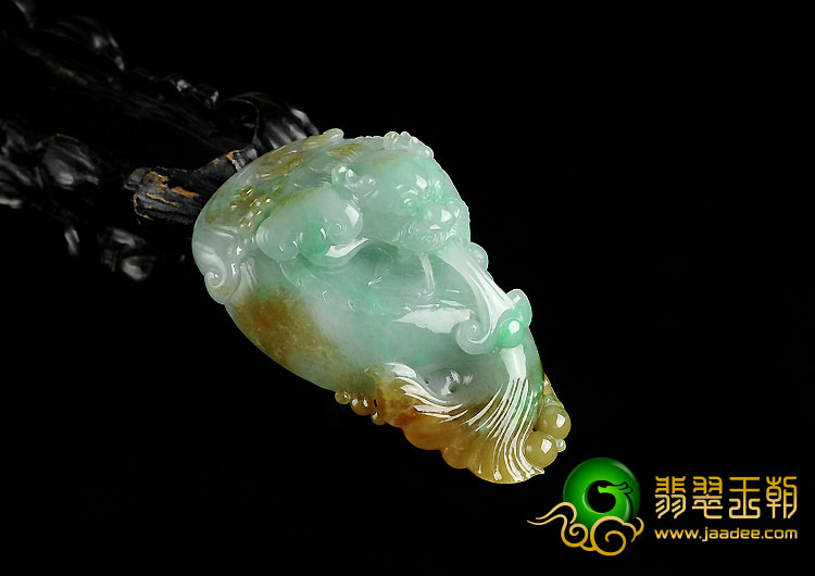 糯冰种黄加绿缅甸翡翠A货龙头鱼挂件
