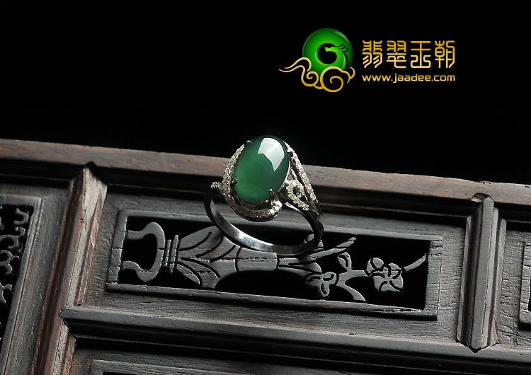 冰种蓝绿缅甸翡翠A货镶白金戒指（真钻）