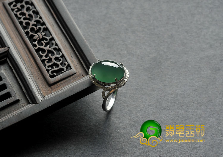 冰种蓝绿缅甸翡翠A货镶白金戒指（真钻）