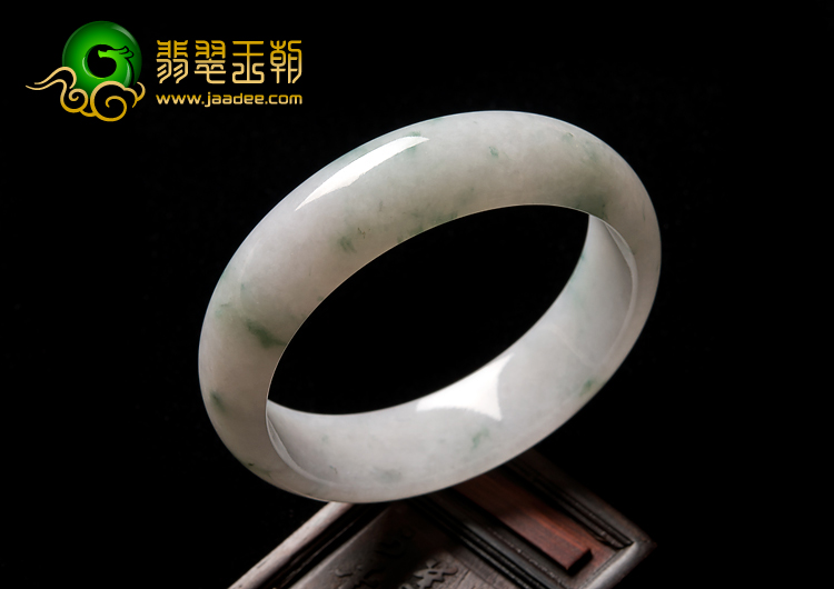 糯冰种飘绿花缅甸翡翠A货手镯（57.4mm）
