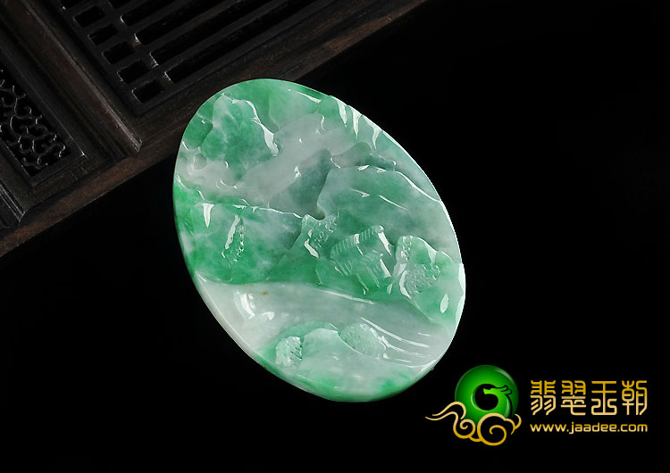 糯冰种翠色缅甸翡翠A货山里人家挂件