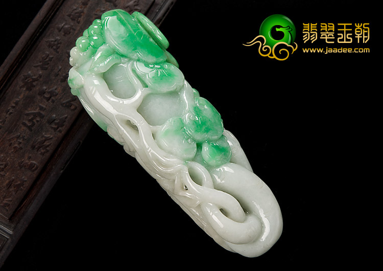 细糯种翠色缅甸翡翠A货人生如意手玩件