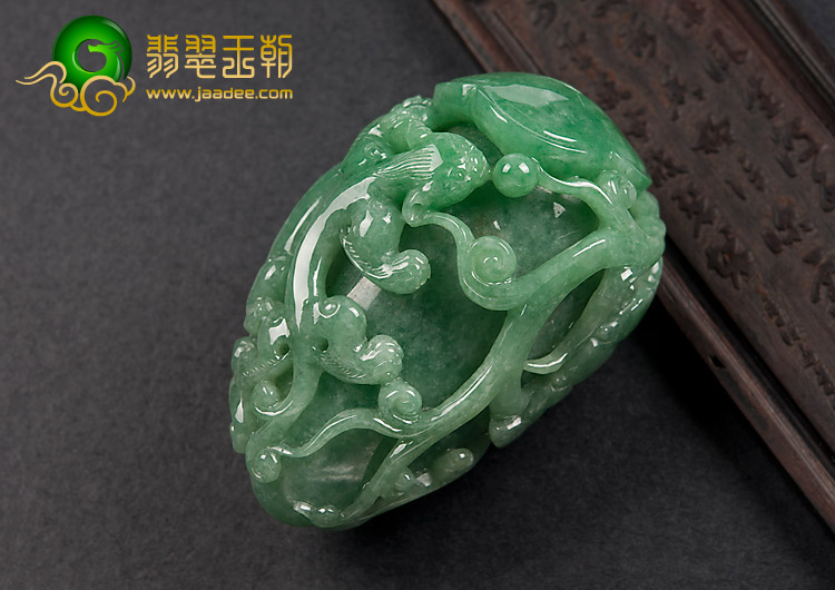 糯冰种翠色缅甸翡翠A货飞黄腾达手玩件