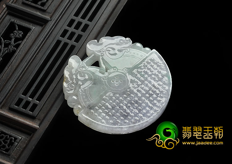 糯冰种春带彩缅甸翡翠A货玉珪挂件