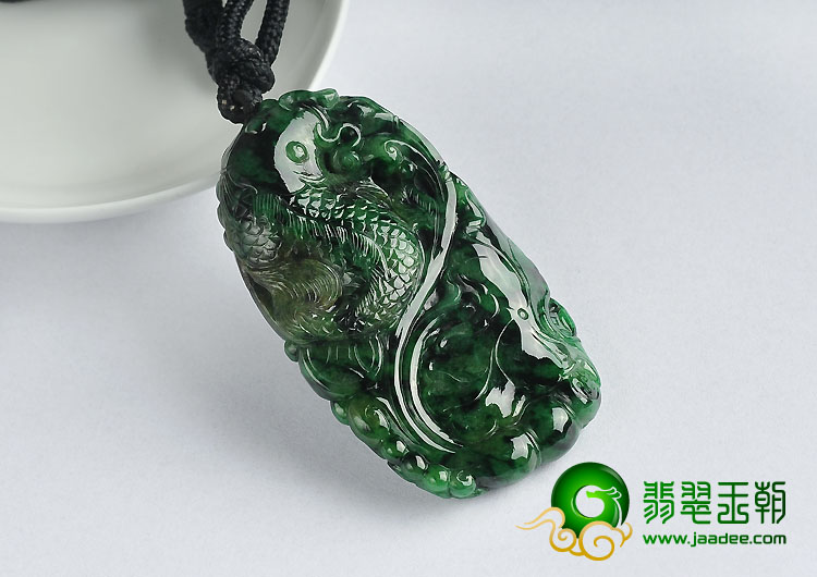 糯冰种癣加绿缅甸翡翠A货年年有余挂件