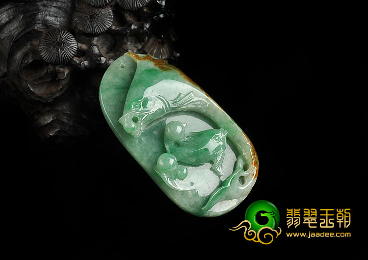 糯冰种黄加绿缅甸翡翠A货相濡以沫挂件