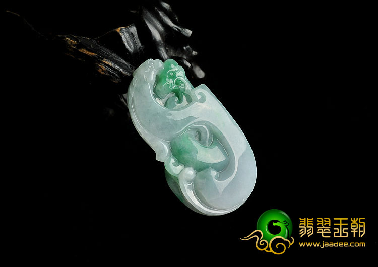 糯冰种翠色缅甸翡翠A货仿古龙凤挂件