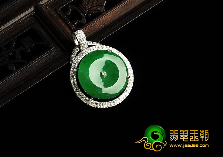 冰种阳绿缅甸翡翠A货镶白金平安扣胸坠（真钻）