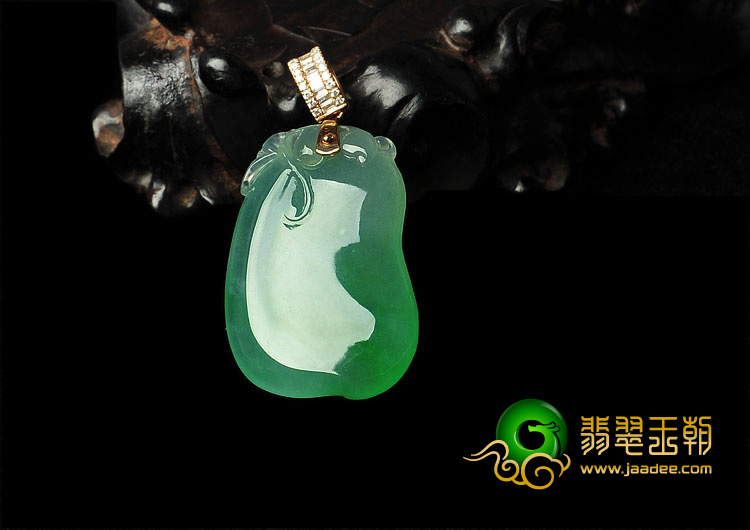冰种翠色缅甸翡翠A货镶金扣福瓜挂件