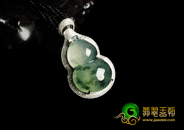冰种飘花缅甸翡翠A货镶白金葫芦胸坠（真钻）