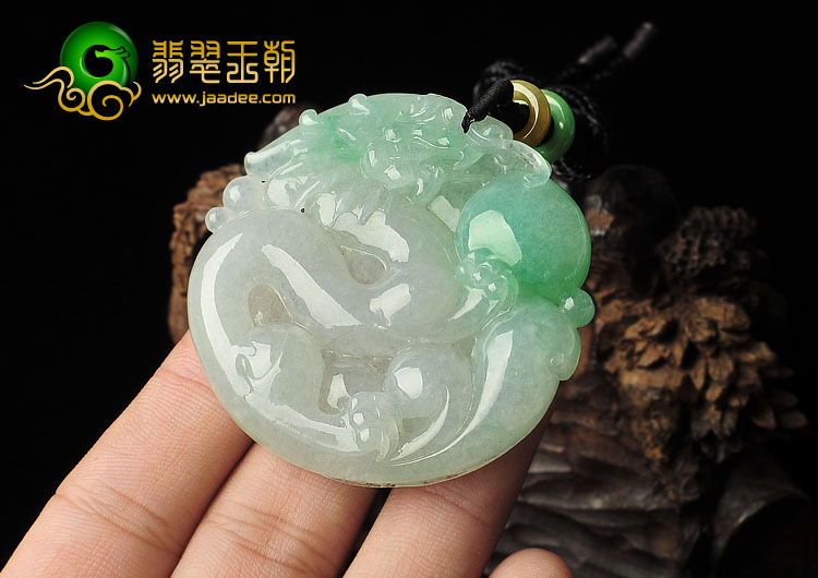 糯冰种飘翠缅甸翡翠A货龙戏珠挂件
