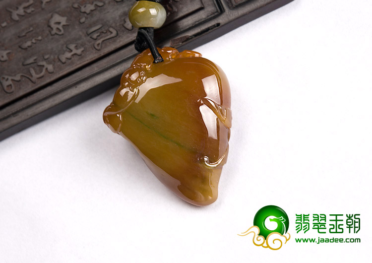 冰种褐黄加绿缅甸翡翠A货寿桃挂件