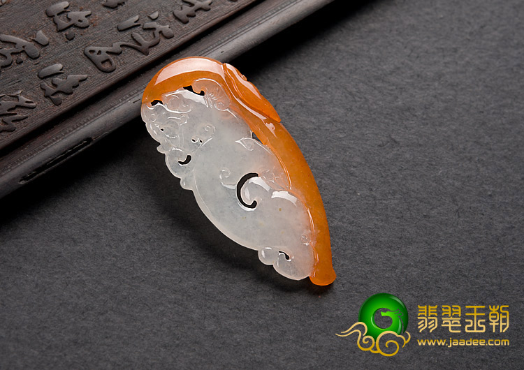 冰种黄翡缅甸翡翠A货仿古龙挂件