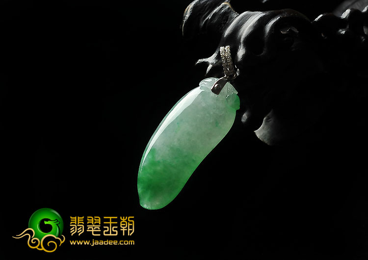 冰种阳绿缅甸翡翠A货福瓜挂件