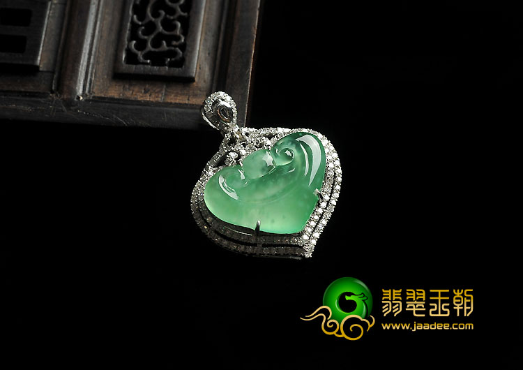 冰玻种绿晴水缅甸翡翠A货镶白金心心相印胸坠（真钻）