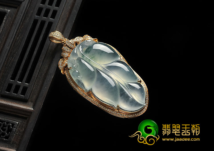 （超值推荐）冰玻种飘花缅甸翡翠A货镶玫瑰金金枝玉叶胸坠（真钻）