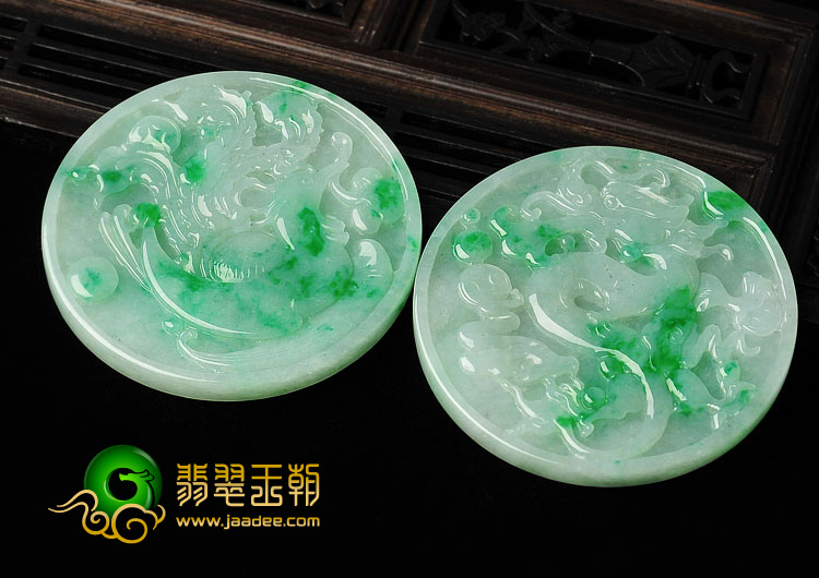 糯冰种飘翠缅甸翡翠A货龙凤牌挂件（一对）