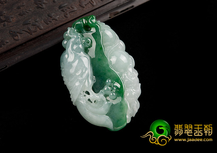 糯冰种翠色缅甸翡翠A货英明神武挂件