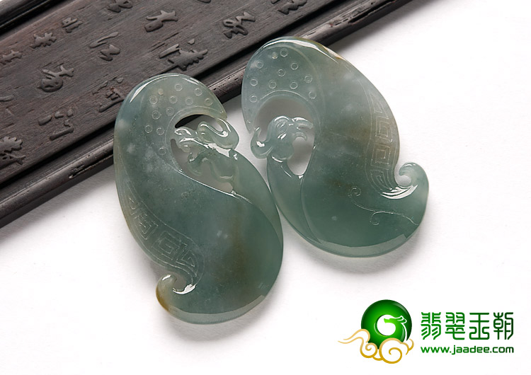冰种晴水缅甸翡翠A货仿古龙凤牌挂件（一对）