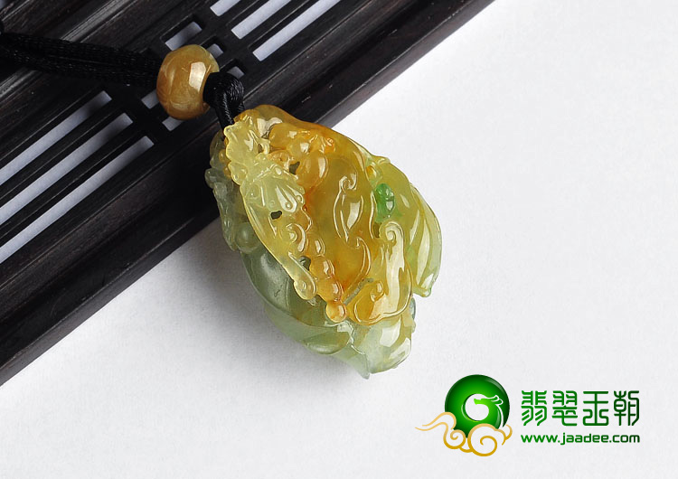 冰种黄加绿缅甸翡翠A货蝶恋花挂件