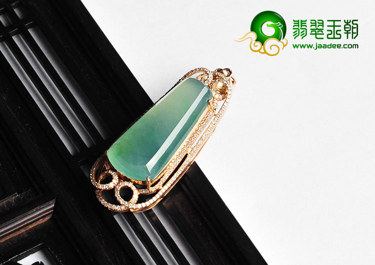 冰种晴水飘翠缅甸翡翠A货镶玫瑰金胸坠（真钻）