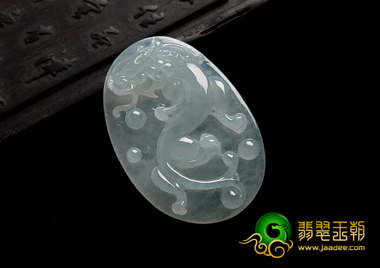 冰种淡晴水缅甸翡翠A货飞龙挂件