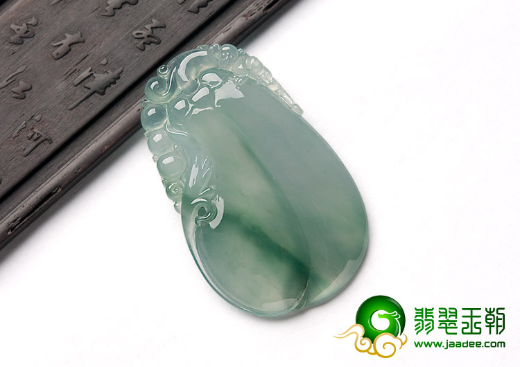 冰种飘花缅甸翡翠A货福瓜挂件