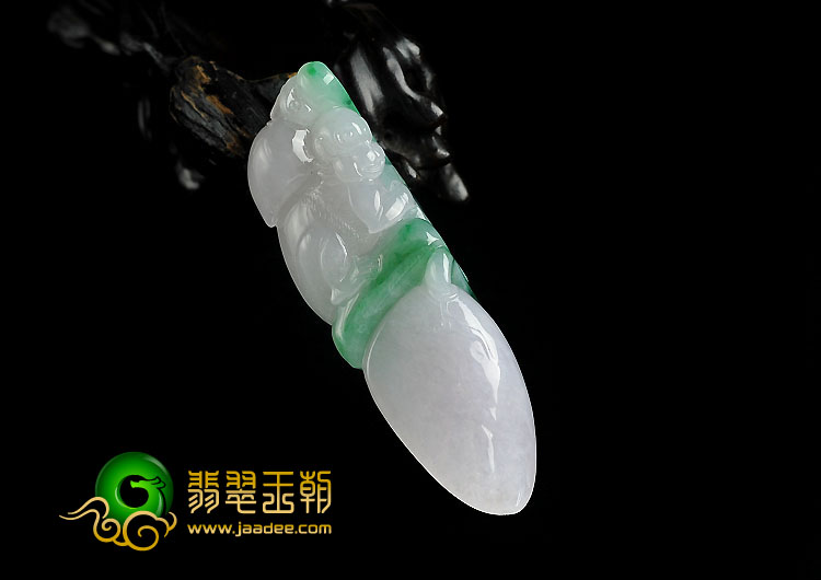糯冰种翠色缅甸翡翠A货灵猴献寿挂件