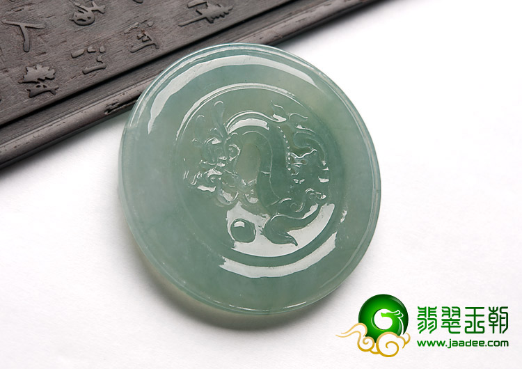 冰种晴水缅甸翡翠A货龙牌挂件