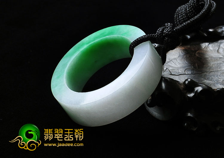 糯冰种翠色缅甸翡翠A货平安环挂件