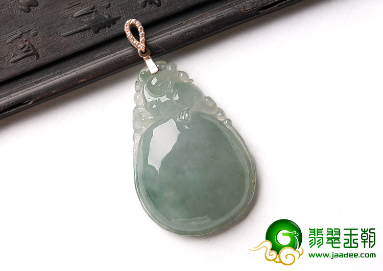 冰种晴水略飘花缅甸翡翠A货福瓜挂件